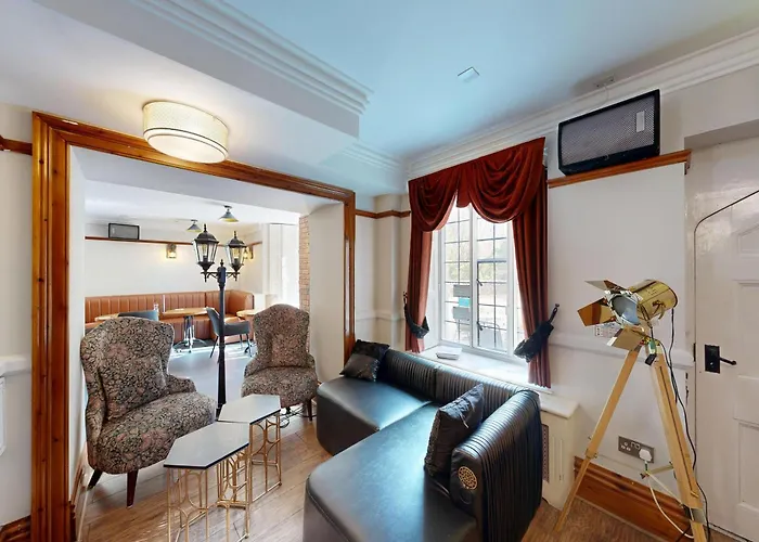 High Tor Hotel